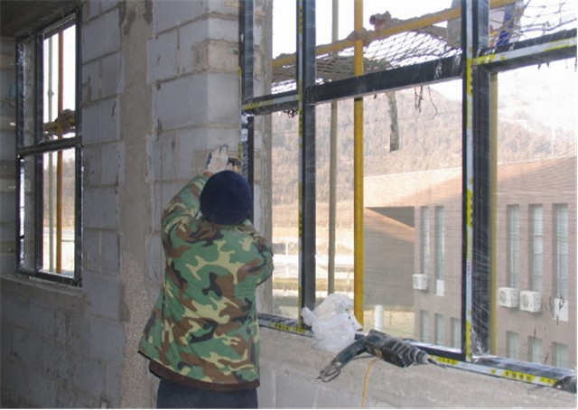 铝合金门窗安装规范要求