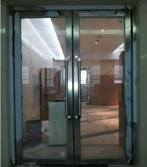 Can Single-Layer Glass Be Used for Fire-Proof Glass Doors