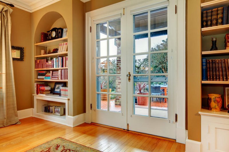 How to Install the Door When the Kitchen Space Is Small? The Decoration Is Beautiful and Practical