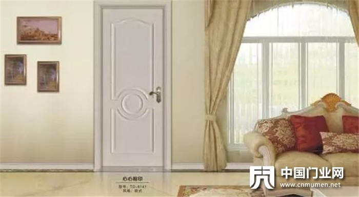 In Hot Summer, the Temperature Is Constantly High. Be Careful of the Wooden Door "Heatstroke"