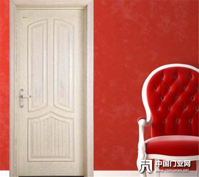 Choose the Color of the Wooden Door to Make the Home Refreshing