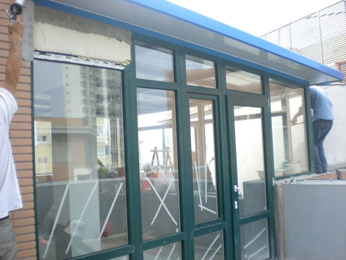 Color Steel Plate Top Broken Bridge Aluminum Doors and Windows Sunshine Room