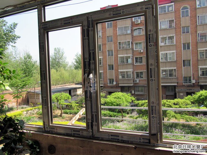 家里装修，什么时候安装阳台窗呢？